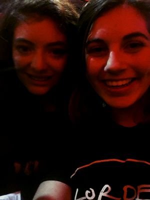 HUGGED ELLA 15-07-14 ~ love Lorde & Lana ~ Starbucks 4 lyf