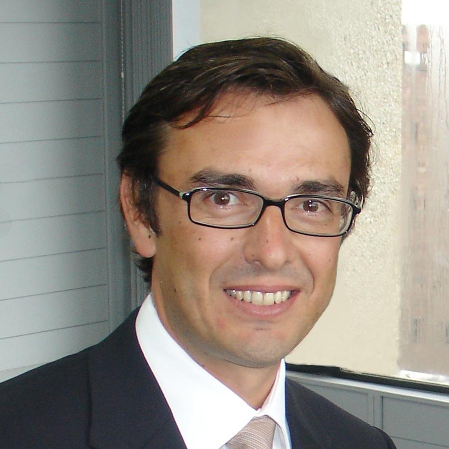 Global Director & CEO, Corporate Solutions, EMEA at JLL. Interests include talent, emerging markets, productivity and sustainability.