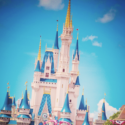 bykovgena's profile picture. Ты просто решил подпевать под свою любимую песню, а соседи уже вызвали экзорциста.