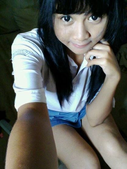 Aku sayang kamu, kamu sayang gak sama aku? :*