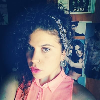 PierceTheMaca's profile picture. Emmm...¿ Biografía?,mis años de vida no dan para rellenar tanto. Me confieso una amante del cine y del teatro. Persigo mis sueños de la mejor manera posible. :)