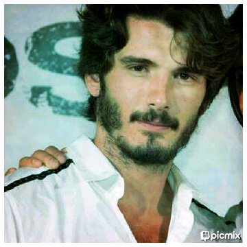 ► 1er club de fans dedicado al actor español en Argentina. || prox: #PerdiendoElNorte #LosIncomprendidos & #BajoSospecha