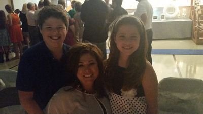 Busy mom of 2 wonderful children, football fan, friend, psychologist, lover of all things sunny and bright