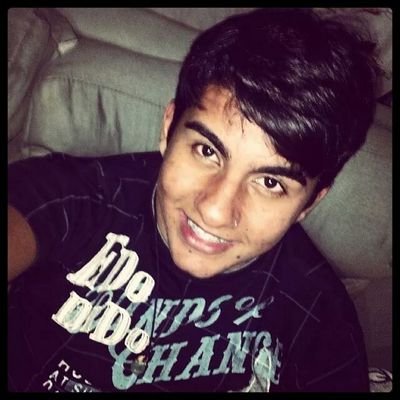 Puro, ironico, verdadeiro e foda-se o mundo! Ovelha colorida da familia e casado! flw vlw!