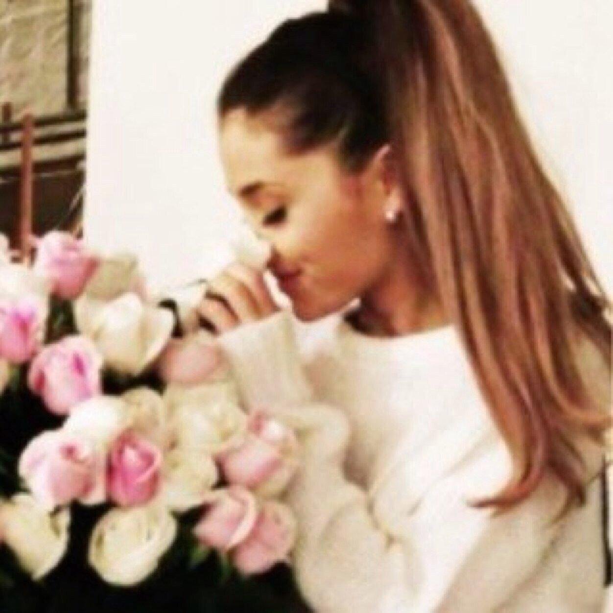 Saved Acc and Free follow from @ArianasOkay so go follow her