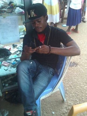 defroty's profile picture. 