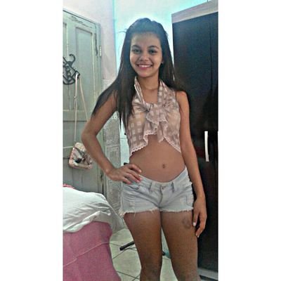 'quero te ver outra vez , quero te ver outra vez voce deixou saudade .. ♫