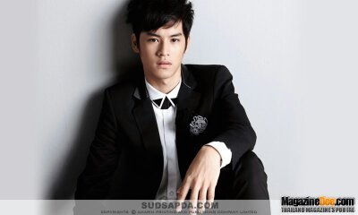 สวัสดี ครับ. ผมชื่อ เก้า ครับ. 95lines.
