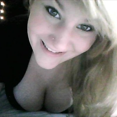 Hai! names Kerrington, im 19,i love sports, im a huge nerd