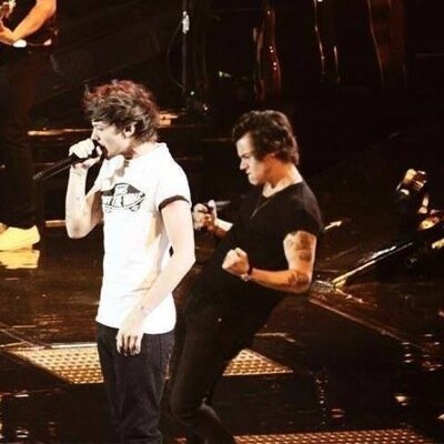 Harry and Louis fuck. Harry tops. Your argument is invalid.