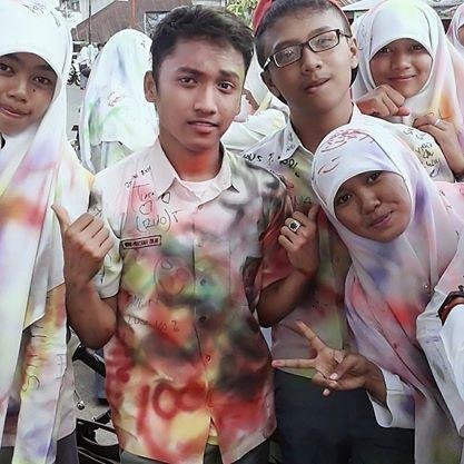 Follow aja dulu, nanti kita bicarakan lagi untuk kedepannya, aku sih optimis kita cocok!!!