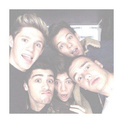 French account on One Direction. Midnight Memories in Itunes : https://t.co/wOMPpVlQVw
