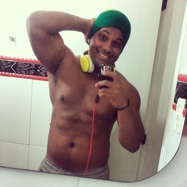 Antes de você falar, ouça. Antes de agir, pense. Antes de criticar, conheça. E antes de desistir, tente.