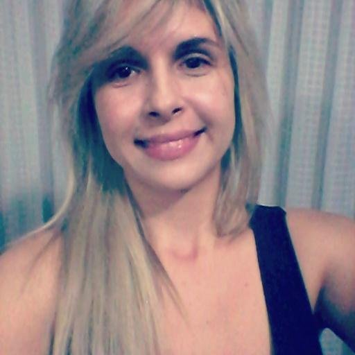 JuliaMF's profile picture. Administradora; Pós - graduada em Gestão de Pessoas pela FGV, mãe de Luana Melo Franco (meu anjo). Nova fase, vida nova!!! Amo muito tudo isso!!! Feliz demais!!