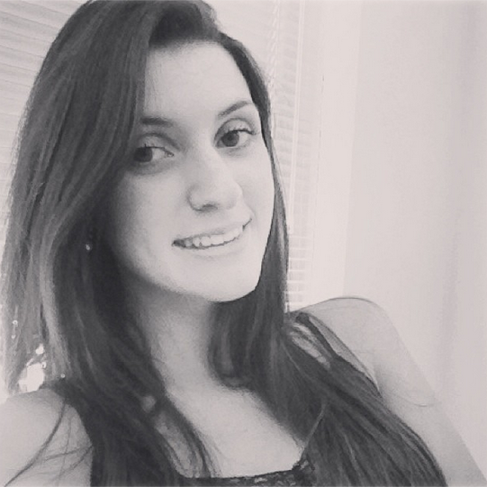 eusintomuito's profile picture. Rock antigo, livros, frio, arquitetura, fotografia, escrever, viajar.