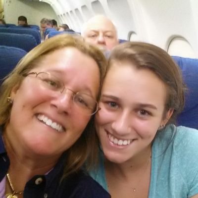 lesleyfox's profile picture. 