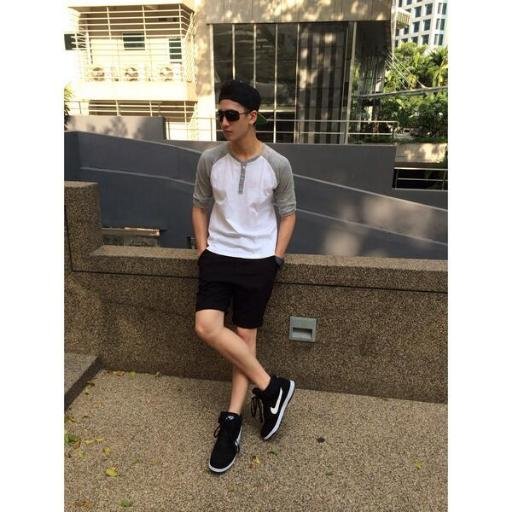 Instagram: verrellbramasta // This is the official twitter account of Verrell Bramasta // Do what you love & don't let nobody make you feel small. 11 Sept 1996.