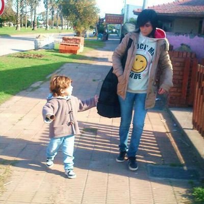 BettianaVos's profile picture. Creo en tu estrella, en aquella que busco en mi sueño mejor para poder luchar.. Nadie es capaz de matarte en mi alma.