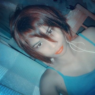 im just a simple girl, cute and friend. .so follow me!!