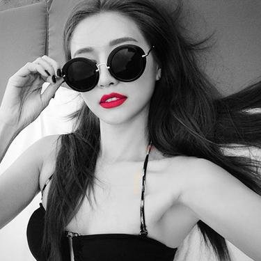 ( Angelica Elena Malouis )