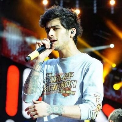 Follow me and i'll follow back ;) Promis :*