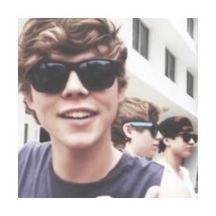 you got a free follow so follow @LashtonMyPizza and rt link
