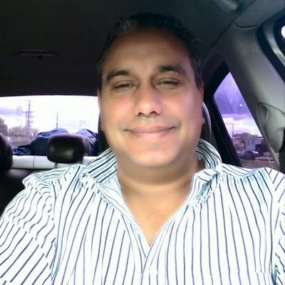 Farmacéutico y Profesor de Química. Agente inmobiliario.  Curso FIPI. Amante de la vida,  de la justicia y la humildad.