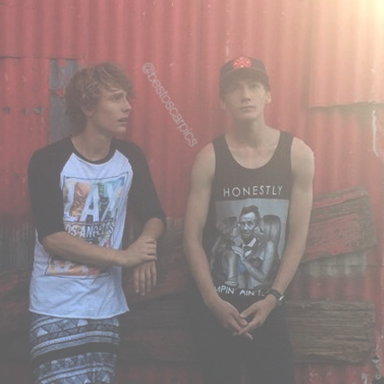 I post the best pictures, edits and gifs of Oscar Molander&Oscar Enestad, made and taken by beautiful foooers ♡