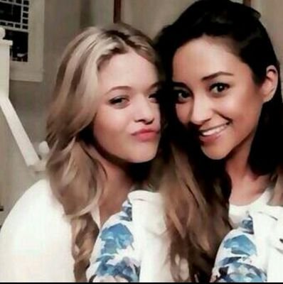 PLL big fan//MITCHIE//Emison forever//Two can keep a secret if one of them is dead//Never trust a pretty girl with an ugly secret