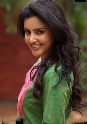 i am a fun loving and sweet girl who believe in making the best of every moment.