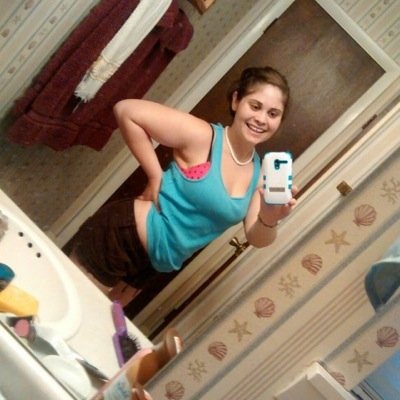 im 18. Senior@ BHS. Holla at meh! #iiiFollowback&hearts