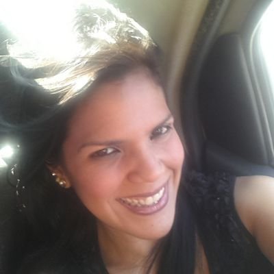 Periodista, optimista y eterna enamorada de la vida y sus placeres. #caraquista