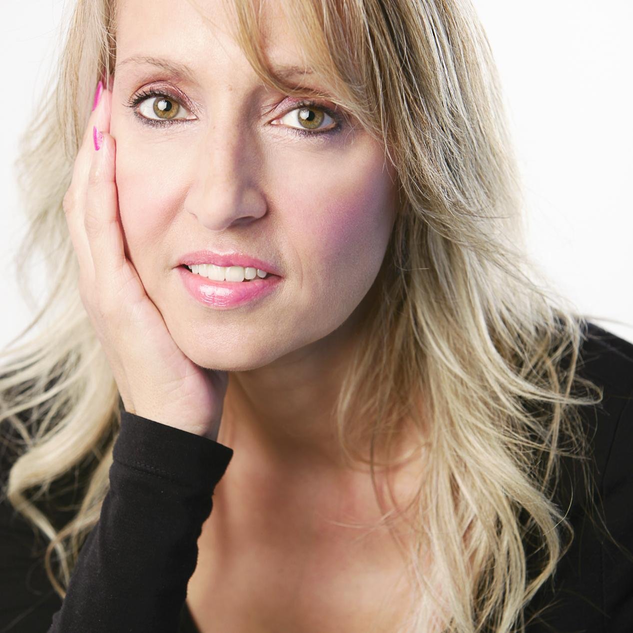 cindy459b's profile picture. Image, Style and Confidence Coach.  Model:  https://t.co/koNisKQQMo  Be the best you can be as looking good is only half the picture!