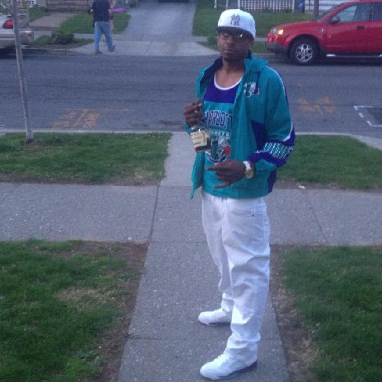 SleezoMontana's profile picture. Its Ya Boy $leez-O Montana...23 years old outta power kingdom ny but i fuck wit da tre 4 nc #IFITAINTBOUTADOLLAHOLLA!!!