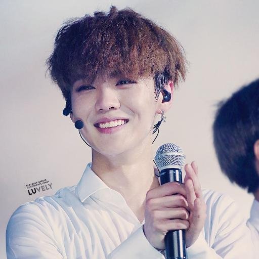 EXO / EXO-M LUHAN
LUVELY
