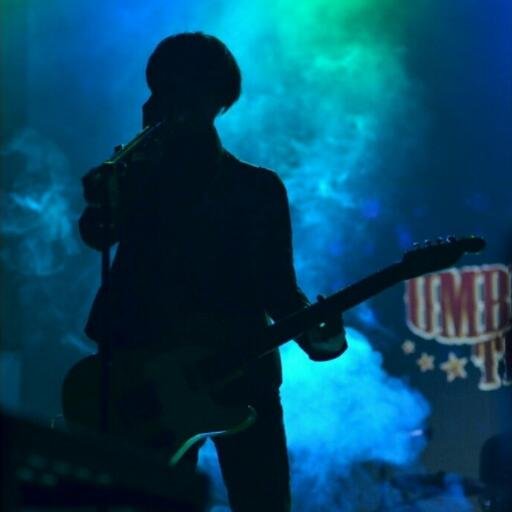 iokwaa's profile picture. yang nyanyi dari band ga laku laku @umbrellatimeband . sisanya di kolom web lengkapnya .