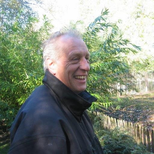 De onderste steen komt boven. www.benadeeld door de https://t.co/MEpsvxsWmS 0610195643