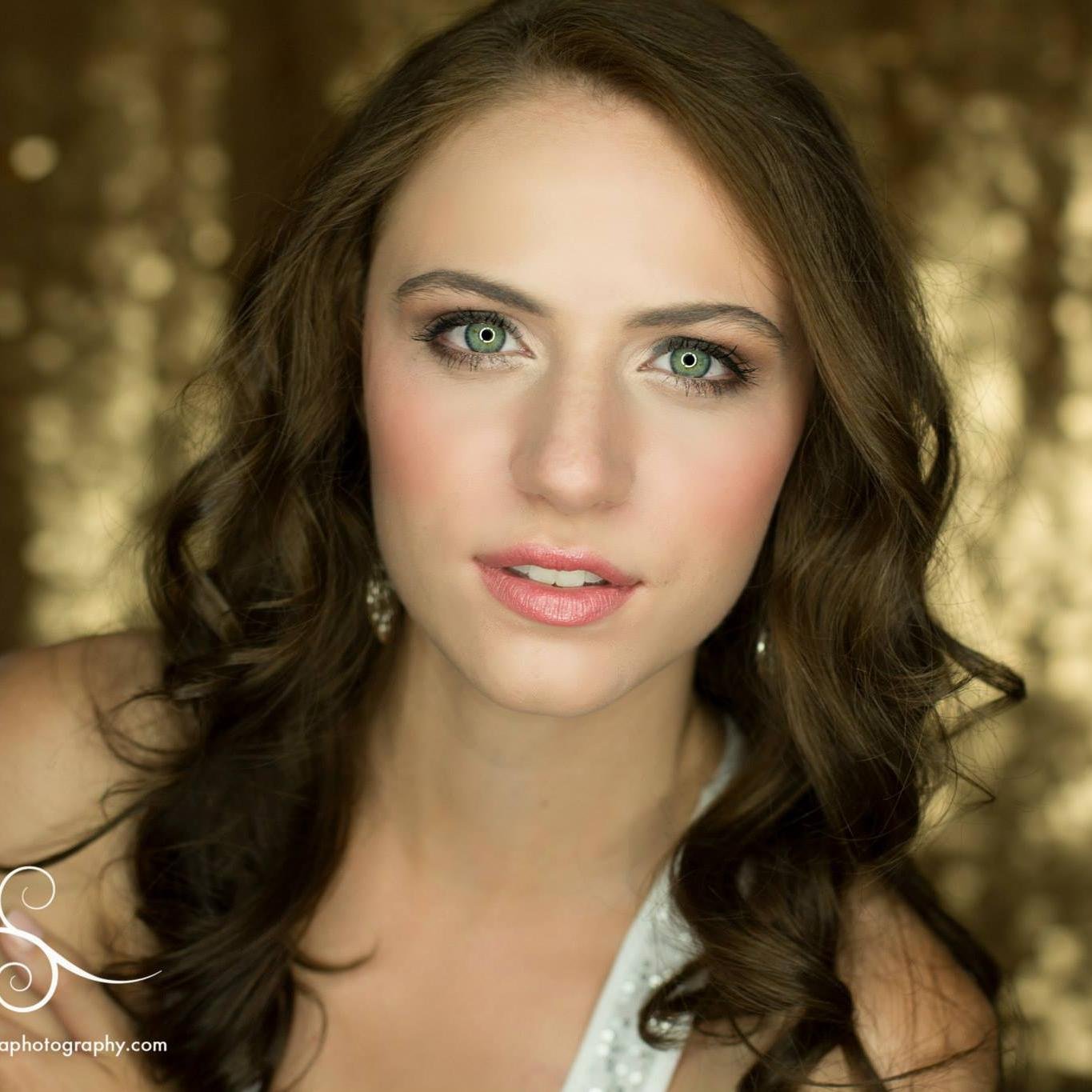 Madi White, singer songwriter.