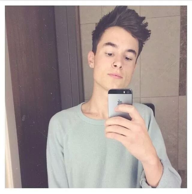 kian_is_bae_'s profile picture. 0/6  kian is bae