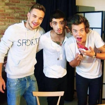 Hiii!Pls don't follow me.Follow her: @Evelinf19 If u done:TYSM!
