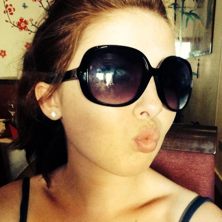 I'm Julie, still don't really understand the concept of twitter but its fun, I love music,singing,London and anything fun Snapchat-Julie.kennedy