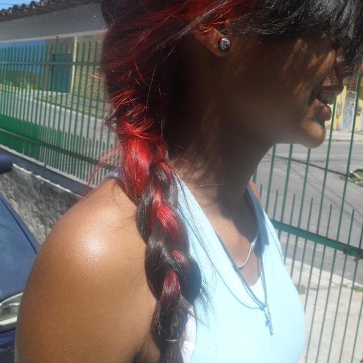 CatarineML's profile picture. A sociedade é preconceituosa: Não é porque eu ouço maconha que eu curto reggae !!