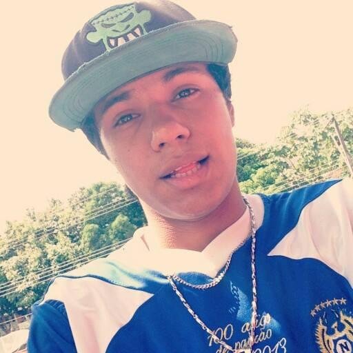 ♥♥ Aa Salvaçãoo Pertencee Apenaas Àquelees Quee Aceiitareem a Loucuraa Escorrendoo Eem Suaas Veiaas...♥.♥.♥.♥.