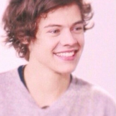 This is a free follow please follow @kayleighbeere ilu