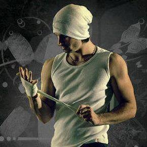(أرآهن- أن-حذآئي-أفضل من-بعض الناس-في-حيآتي)‏