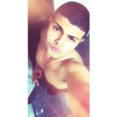 Como dizia o ditado da amizade promissora amigo nao eh o que separa eh o que chega na voadora