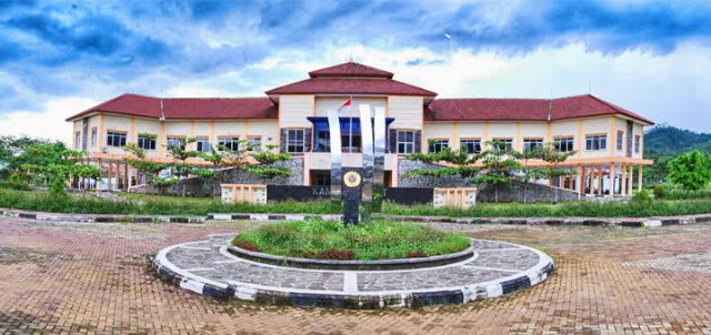 Jl.Raya Madukara Km.02, Kenteng, Banjarnegara, Jawa Tengah  53482, Telp./Fax : (0286) 591145 ext 123, Email: info@polibara.ac.id