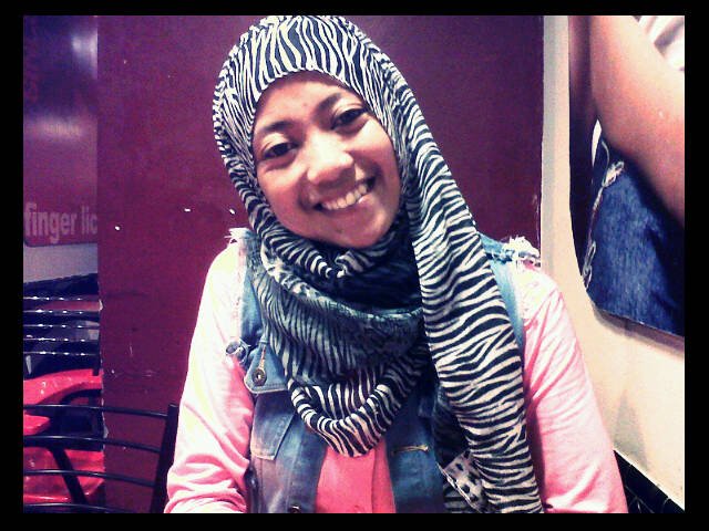 English teacher |independent woman ♥Allah SWT my Lord♥Prophet Muhammad my role model♥Al-Quran my guide♥heaven is my goal♥cullinary♥my lil sist@Dinaprnm