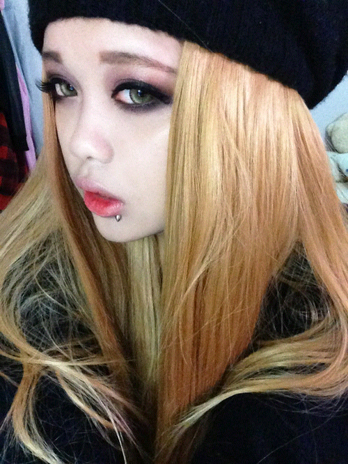 Meevs_'s profile picture. 