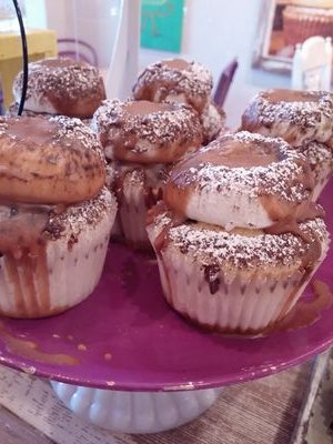 Hubby & Wife Slingin' The Best Darn Cupcakes, Cookies & Cakes In The World!!